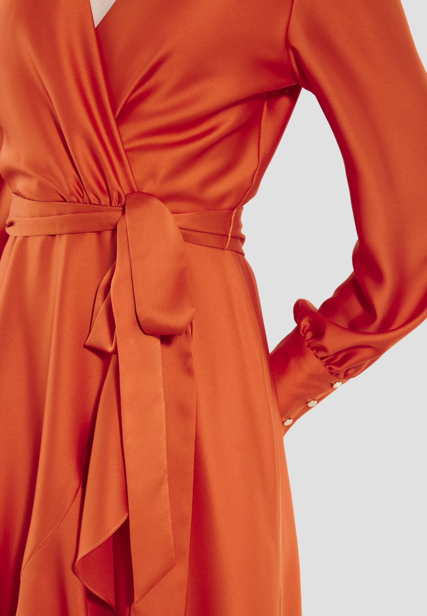 SWING Cocktailkleid Aus Nachhaltigen Satin Chiffon 8 SWING Cocktailkleid Aus Nachhaltigen Satin Chiffon – Bild 6