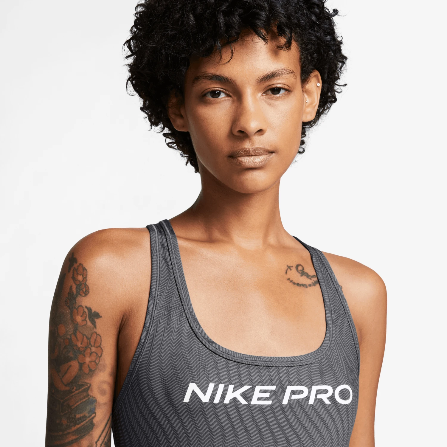 Nike W NP SWSH LGT SPT AOP BRA 5 Nike W NP SWSH LGT SPT AOP BRA – Bild 3