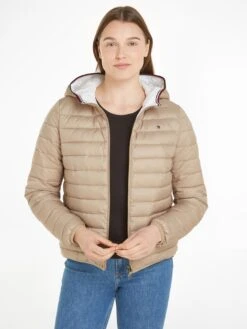 Reversible LW Padded Jacket -Damenbekleidungs Geschäft 2af71ac21c013328dedfd449d2a5a5a6ca754590 7200898978 0F8 07