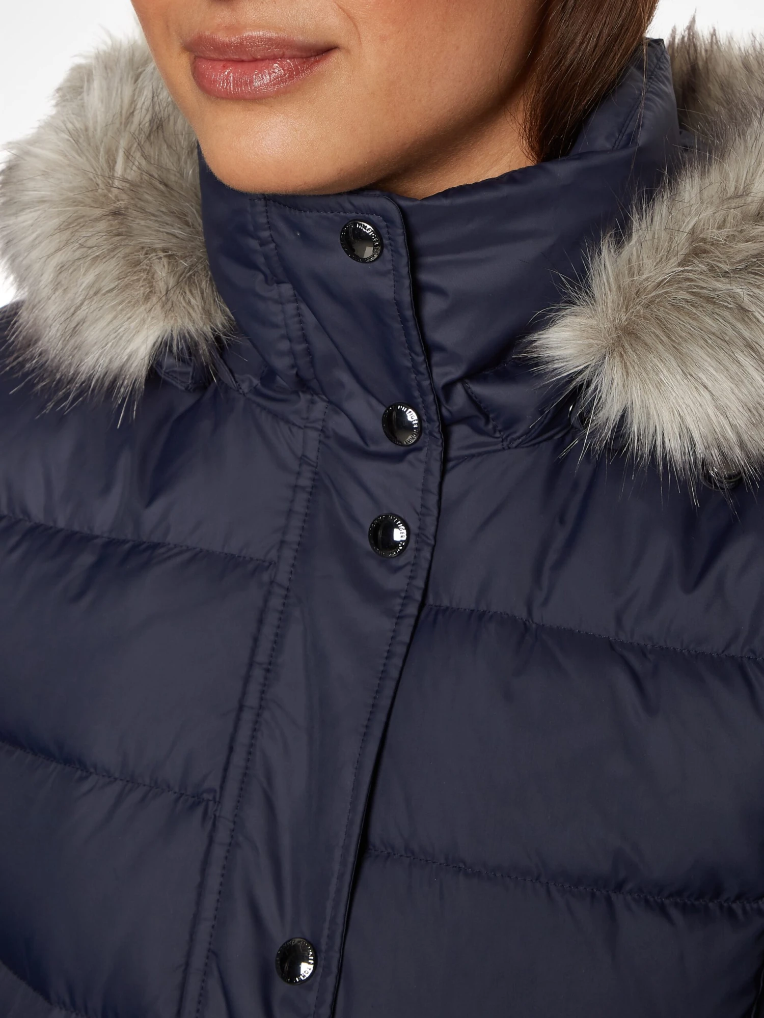 Daunenjacke Mit Kunstpelz-Kapuze 6 Daunenjacke Mit Kunstpelz-Kapuze – Bild 4