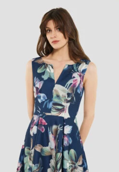 SWING Cocktailkleid Aus Scuba Mit Blumendruck -Damenbekleidungs Geschäft 4c27f194b8863db070eae80d322bd1034e12f023 7200883090 3001 03