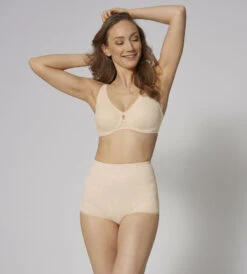 Triumph Wild Rose Sensation Highwaist Panty 9 Triumph Wild Rose Sensation Highwaist Panty -Damenbekleidungs Geschäft 538a19af1513bdc331102dc5ffa757b3ef409ba1 7200705497 00NZ 04