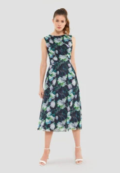 SWING Kleid Aus Bedrucktem Mesh 12 SWING Kleid Aus Bedrucktem Mesh -Damenbekleidungs Geschäft 6a54ab8a9d8c21e15e4a9e792f8fe1c0f1670c8f 7200842411 3001 04