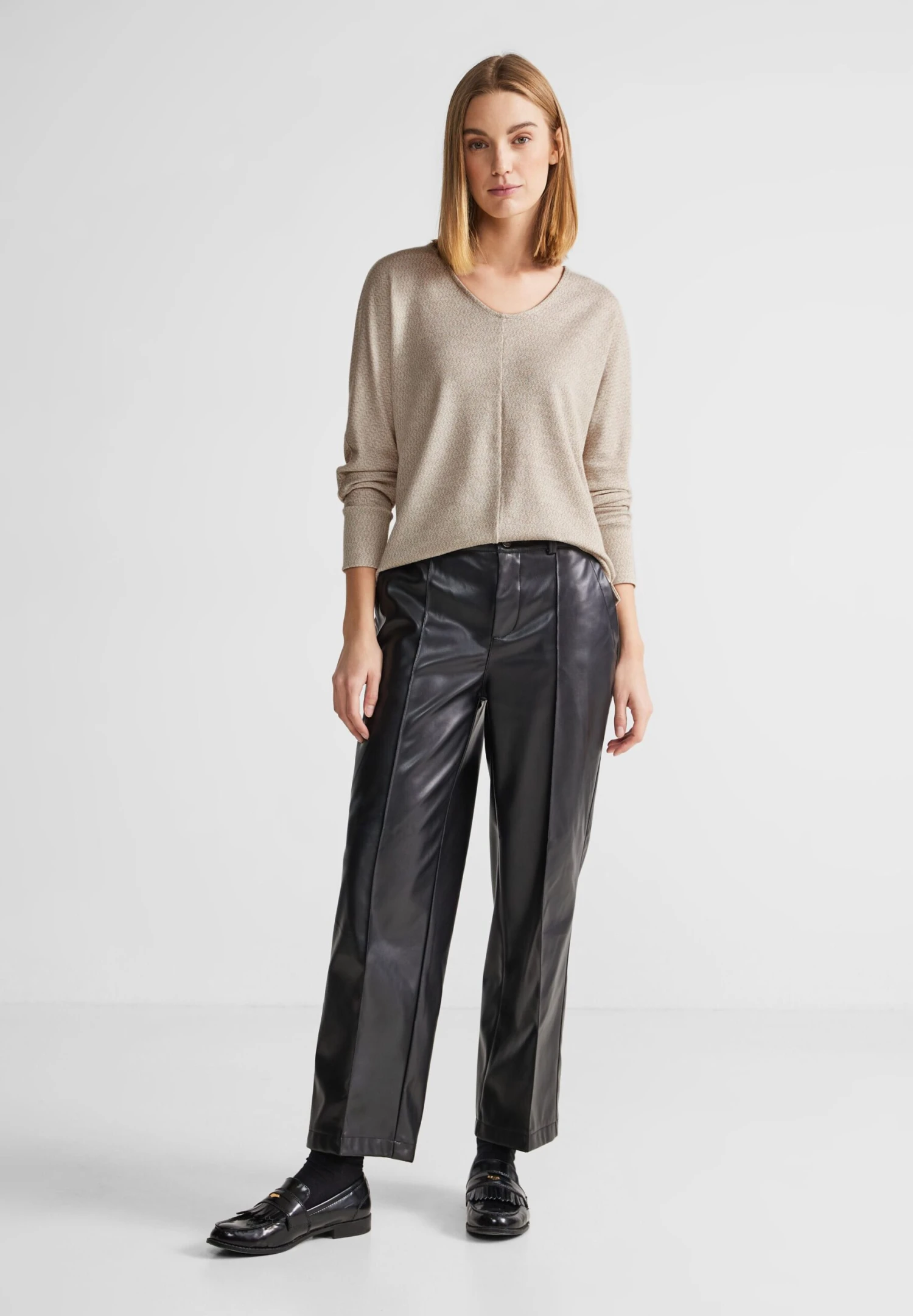 Zweifarbiges Langarmshirt 6 Zweifarbiges Langarmshirt – Bild 4