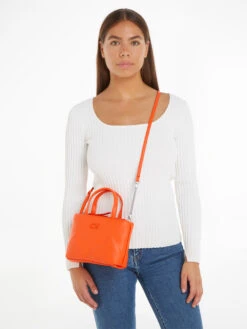 RE-Lock Quilt Tote Mini -Damenbekleidungs Geschäft 7ae8b716c1dbfb594fe9a86b411dd8bb9c82758d 7200900461 SA3 04