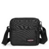 Eastpak Umhängetasche "The Bigger One" -Damenbekleidungs Geschäft a5a8ca64da11e2fd50dbfe6ebfe6472ea1f1b545 7200914068 0081 01