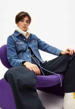 Armedangels Jacke "Velitaa Retro" -Damenbekleidungs Geschäft b3698ed7d4c14c656cb04ad9d58528d0470006d9 7200815525 2112 06