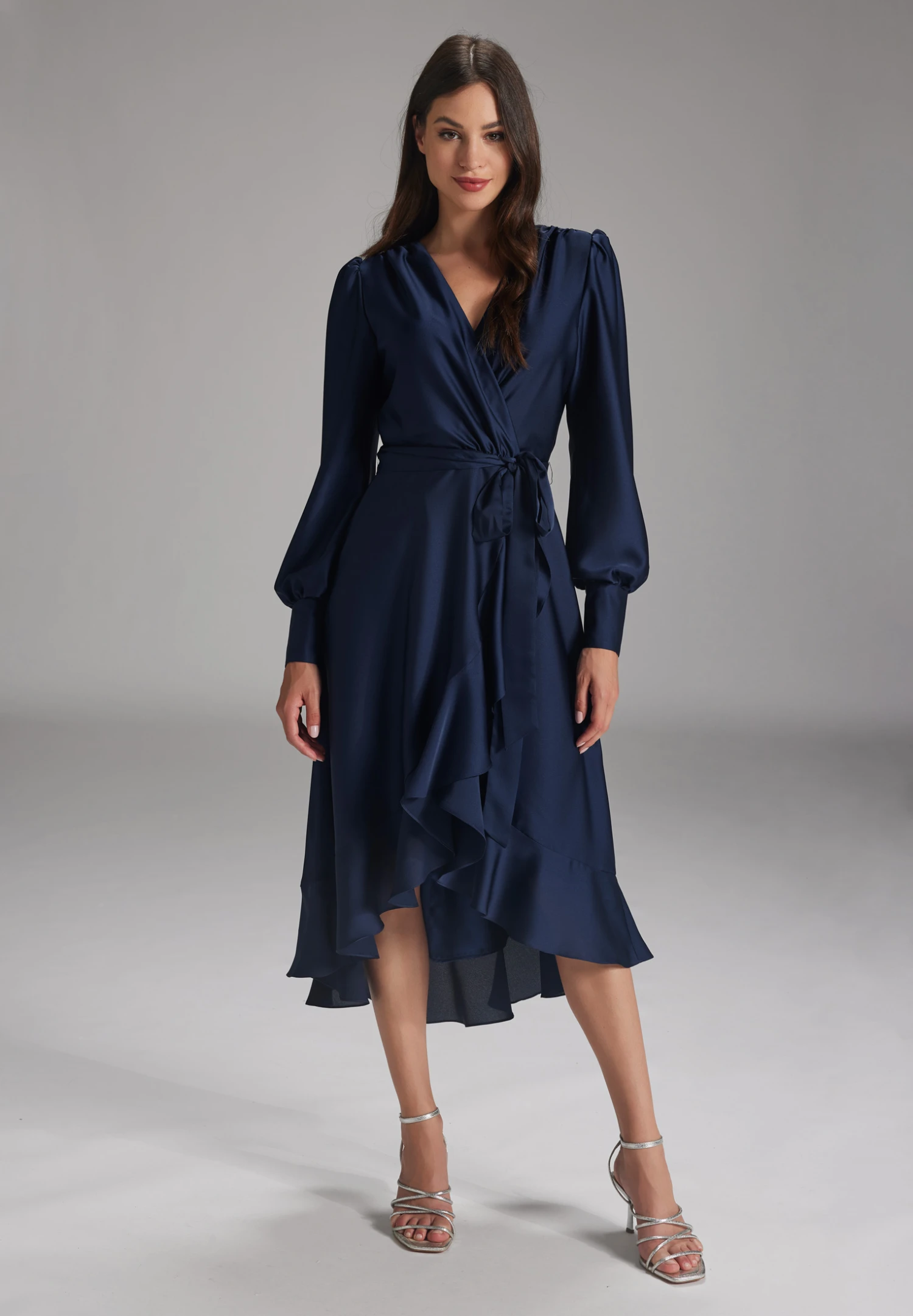 SWING Vokuhila-Kleid Mit Blusigen Ärmeln 6 SWING Vokuhila-Kleid Mit Blusigen Ärmeln – Bild 4