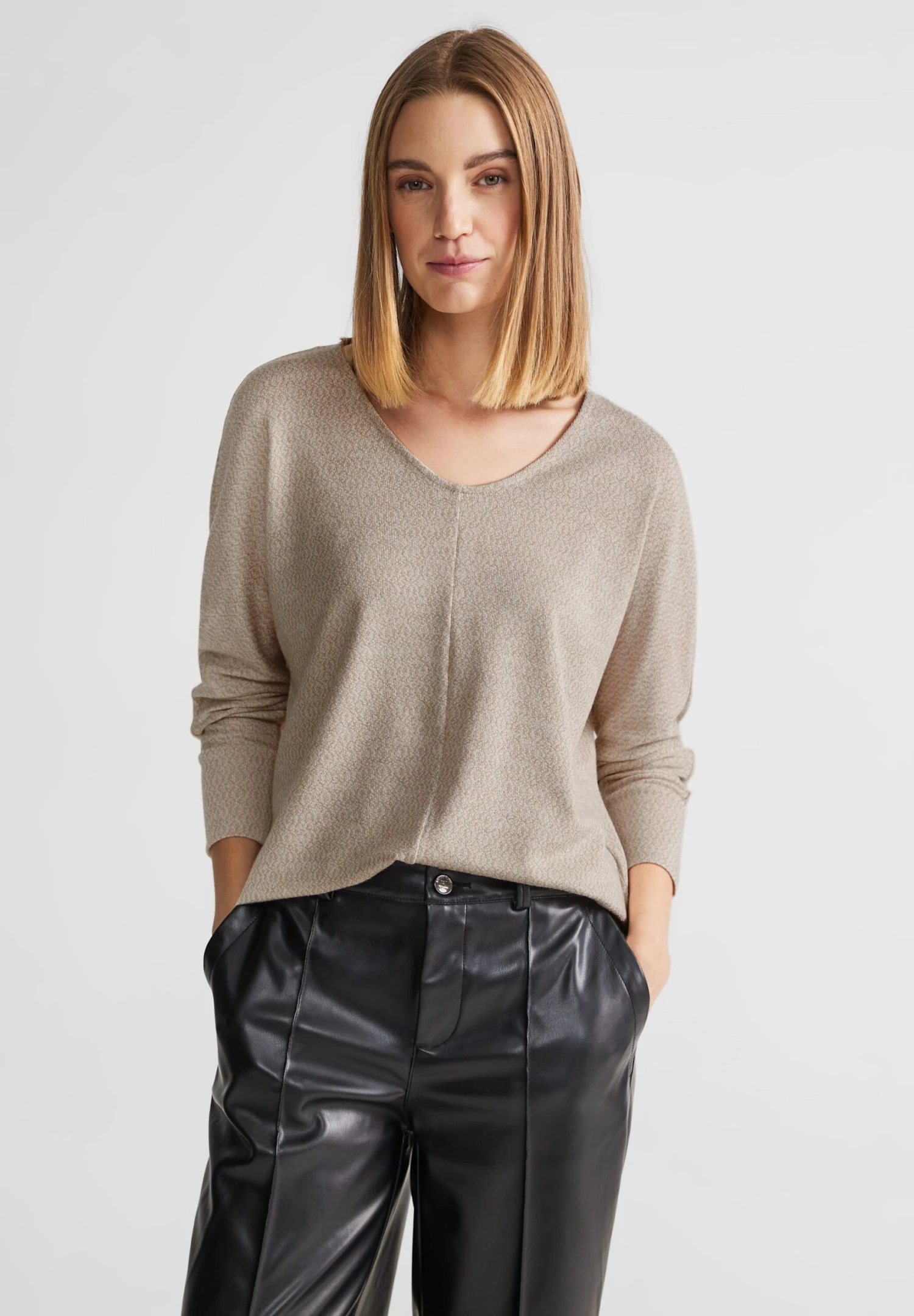 Zweifarbiges Langarmshirt 5 Zweifarbiges Langarmshirt – Bild 3