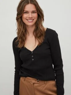 Vila VIBALU V-NECK L/S RIB TOP - NOOS -Damenbekleidungs Geschäft e43bfefb42ca889bab68eb81e6a04018f526a522 7200822674 178035 05