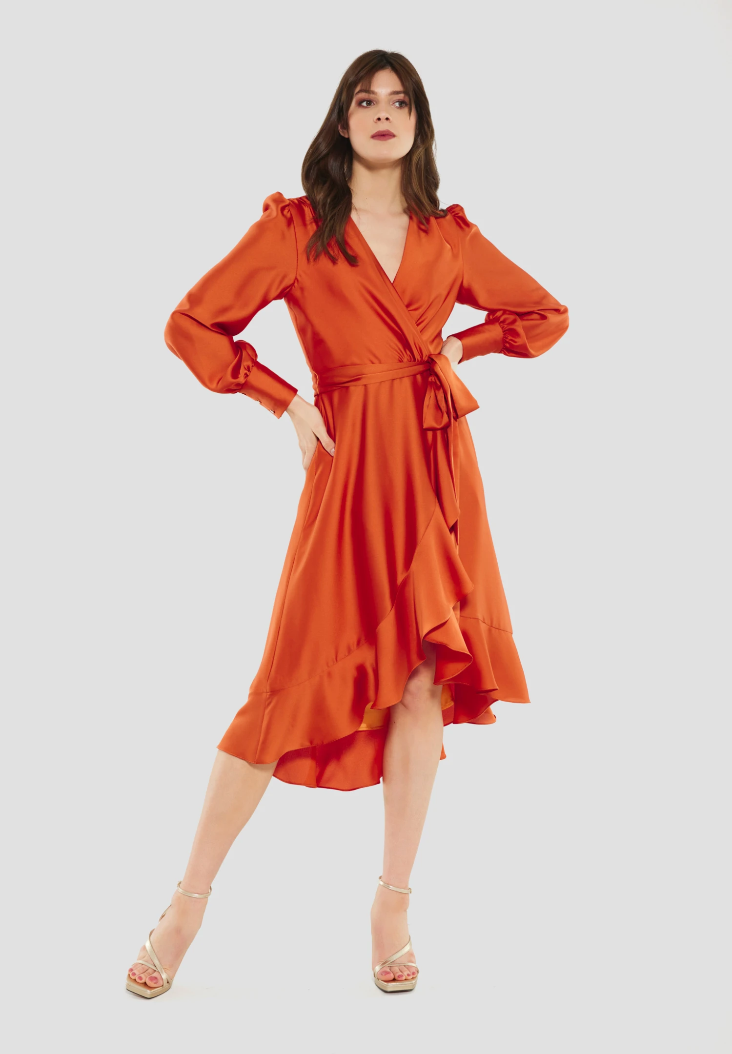 SWING Cocktailkleid Aus Nachhaltigen Satin Chiffon 7 SWING Cocktailkleid Aus Nachhaltigen Satin Chiffon – Bild 5